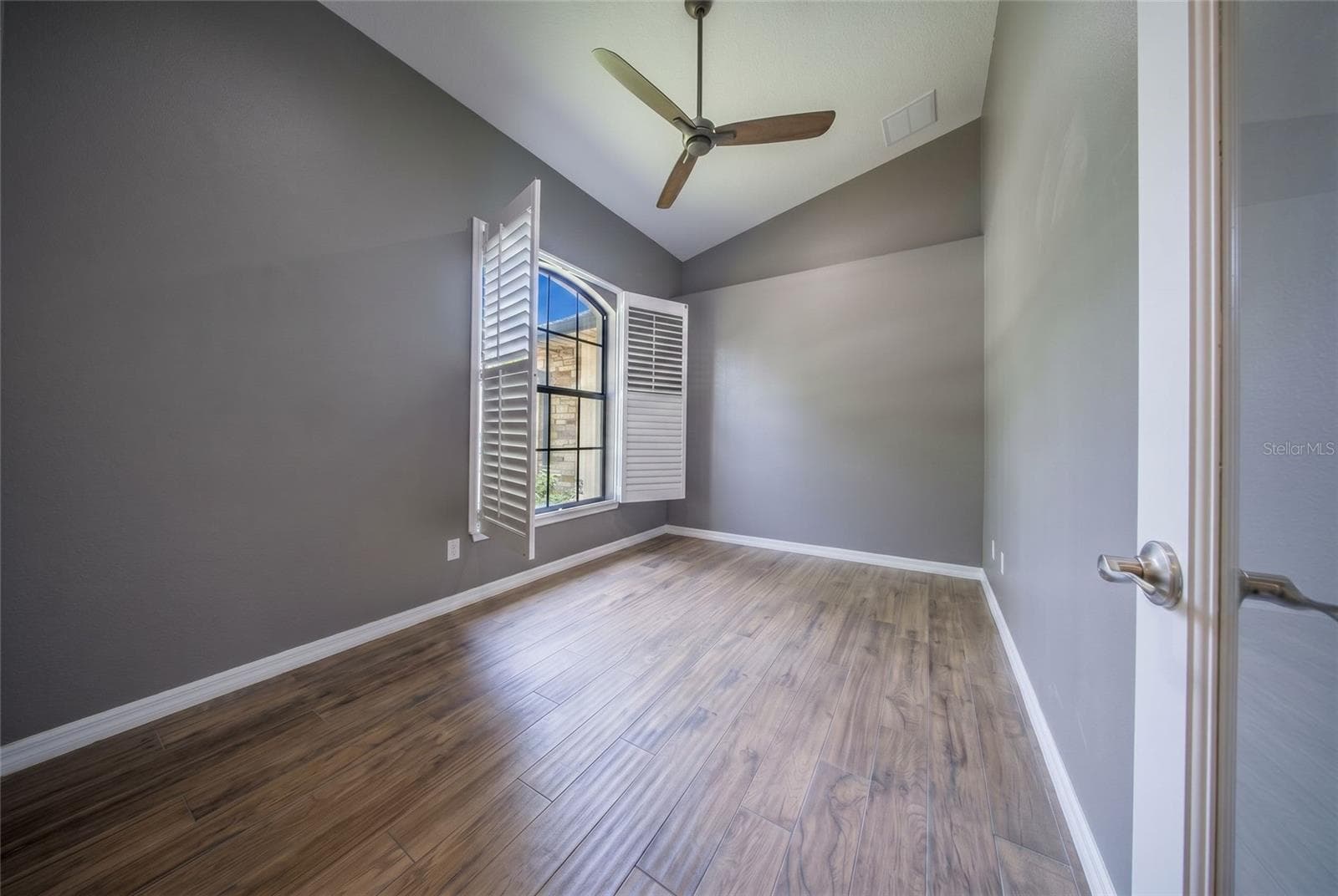 4926 EMILEE GRACE LANE — photo 10 of 81
