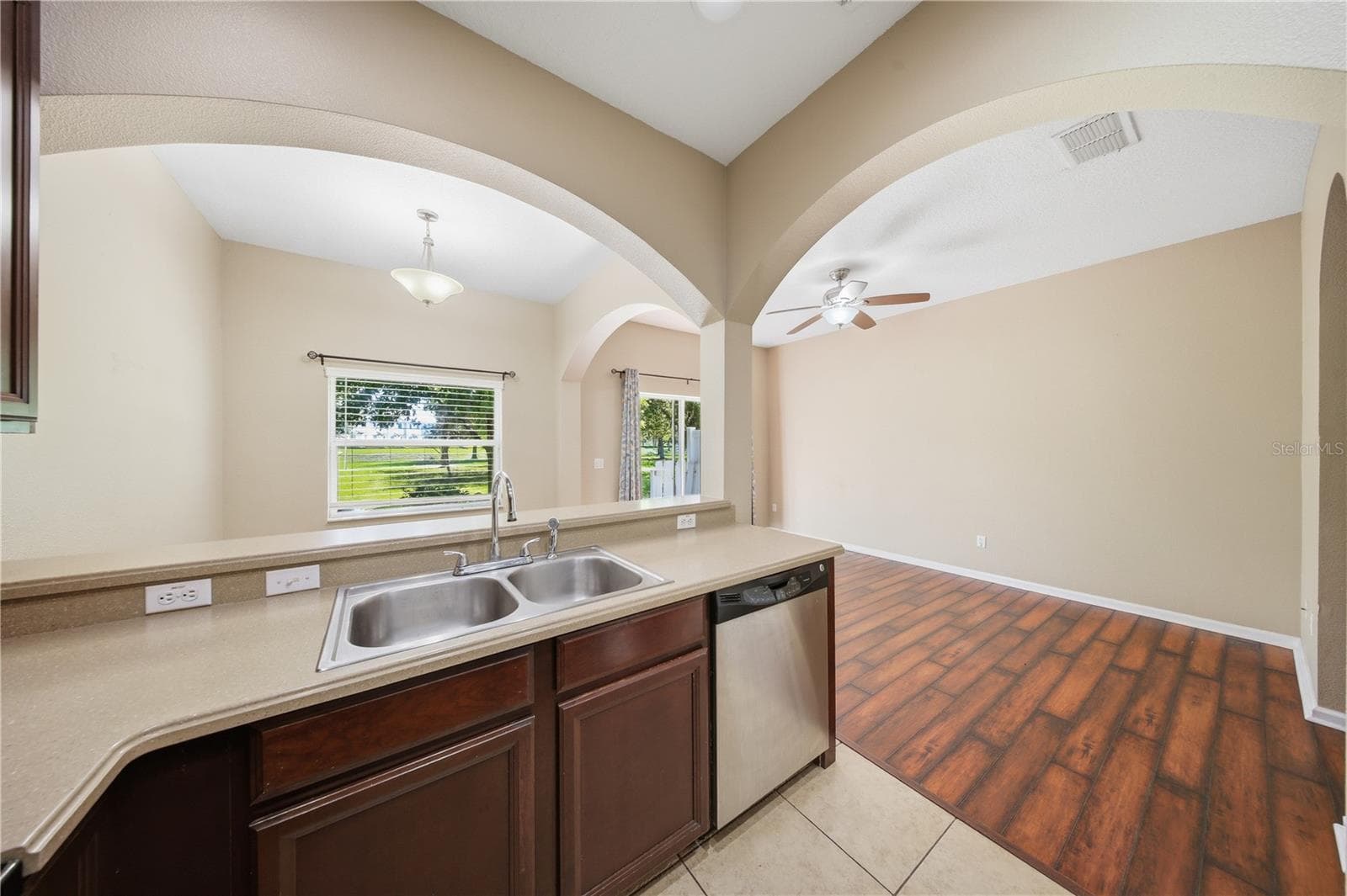 10291 PARK COMMONS DRIVE — photo 10 of 40