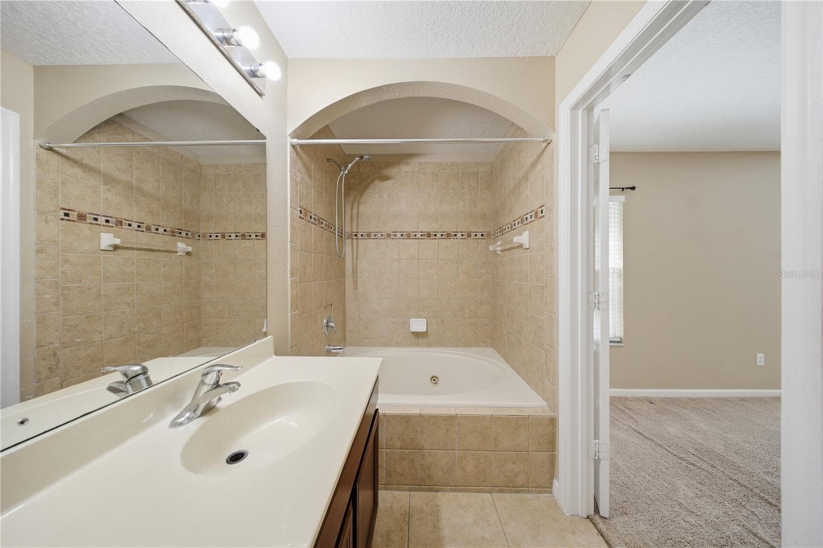 10291 PARK COMMONS DRIVE — photo 19 of 40