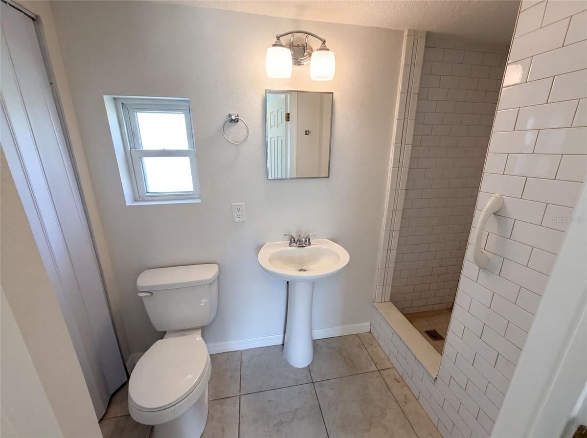 1604 PARK AVENUE — photo 12 of 25
