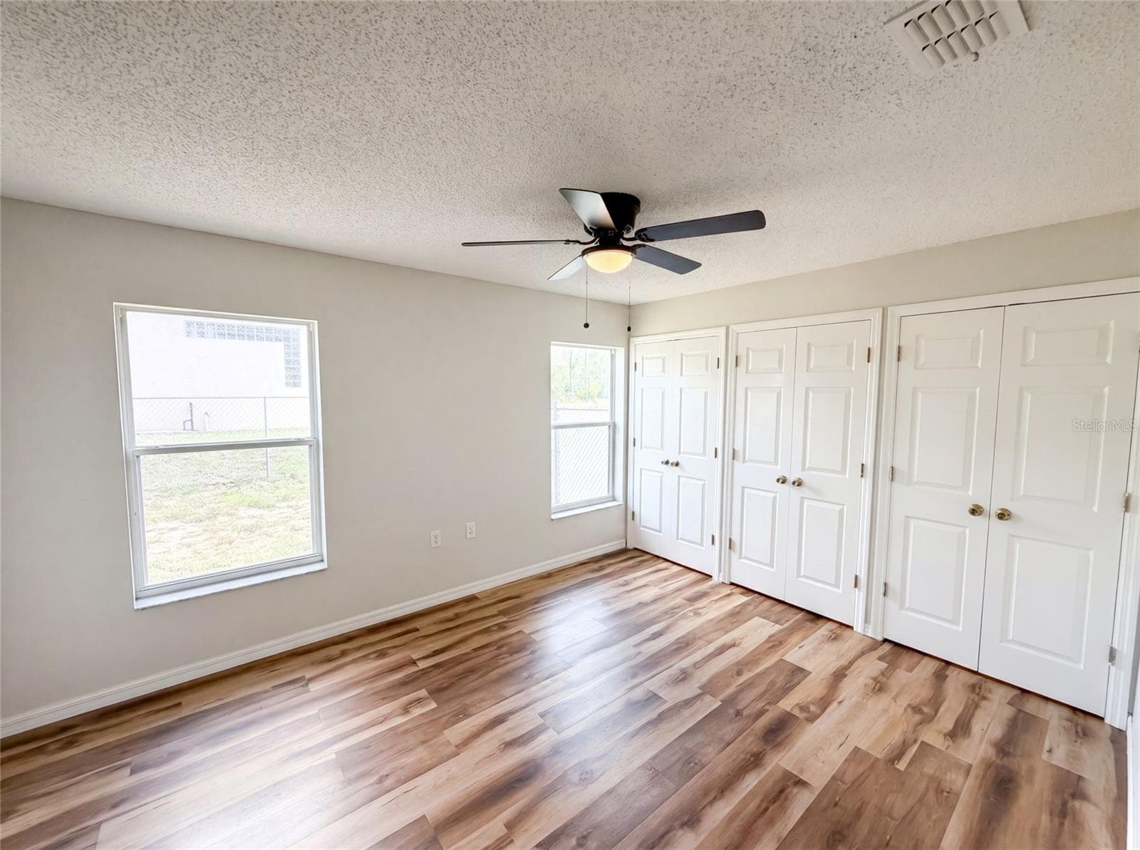 8383 PINEWOOD AVENUE — photo 10 of 41