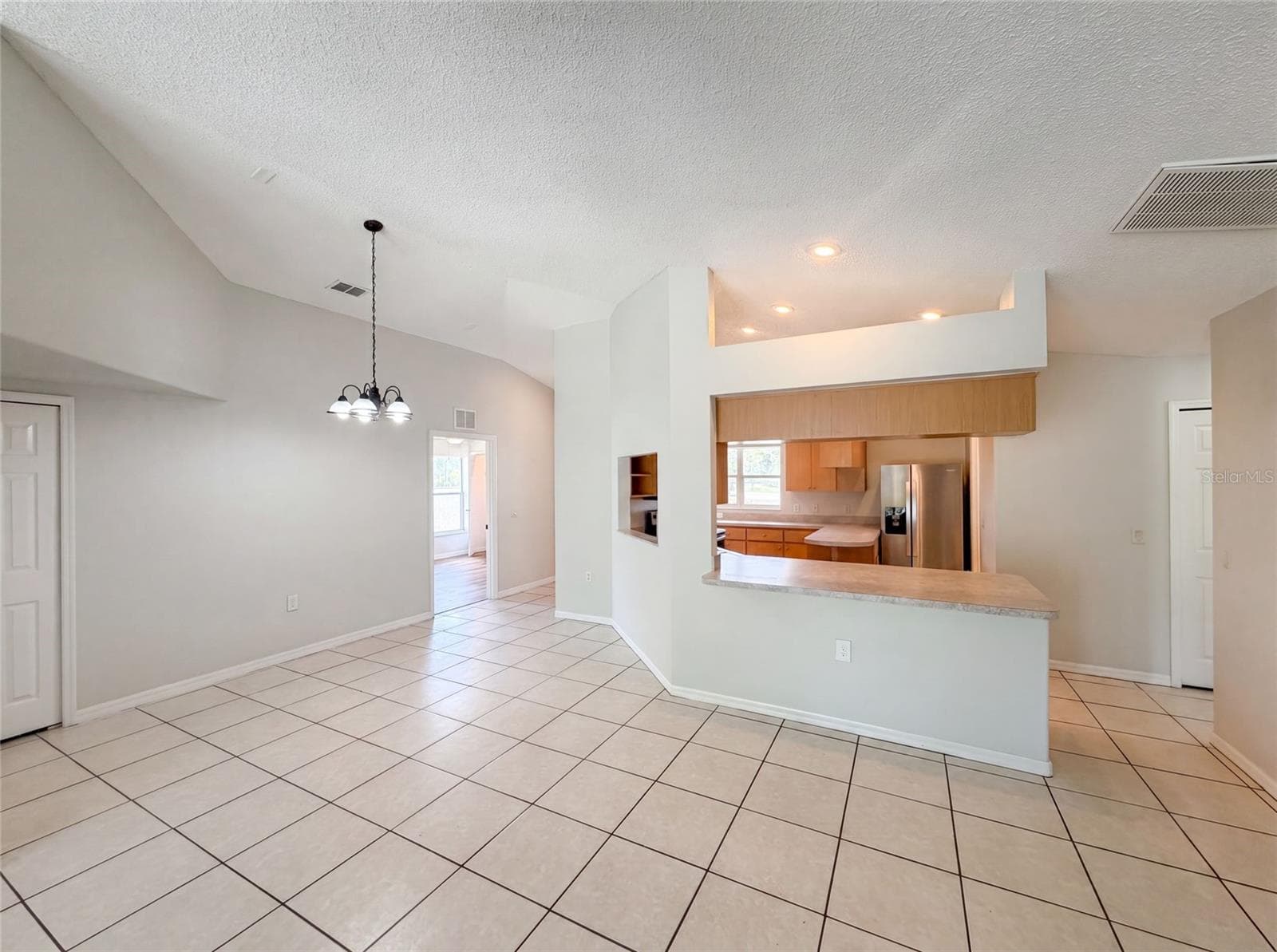 8383 PINEWOOD AVENUE — photo 8 of 41