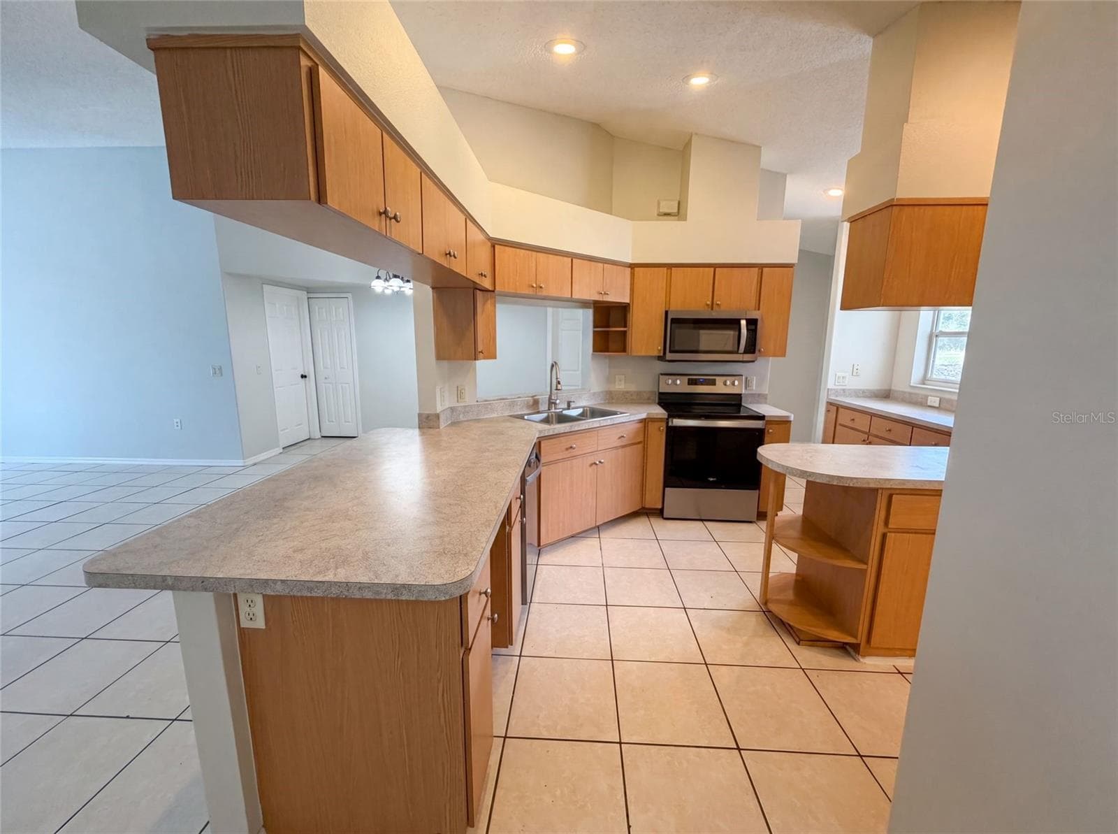 8383 PINEWOOD AVENUE — photo 24 of 41