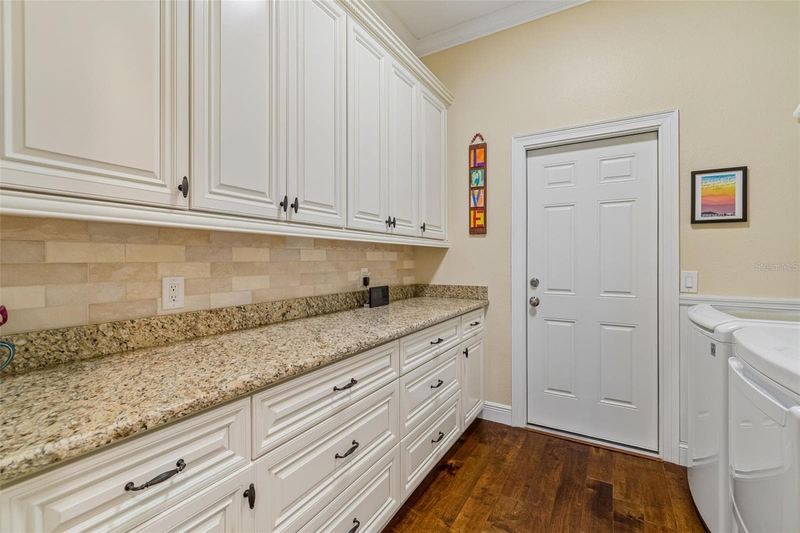 10035 REMINGTON DRIVE — photo 21 of 81