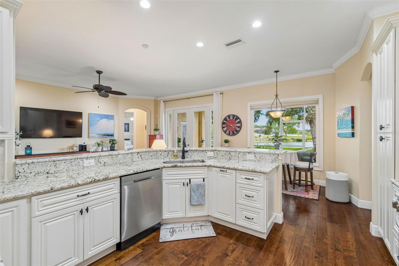 10035 REMINGTON DRIVE — photo 11 of 81