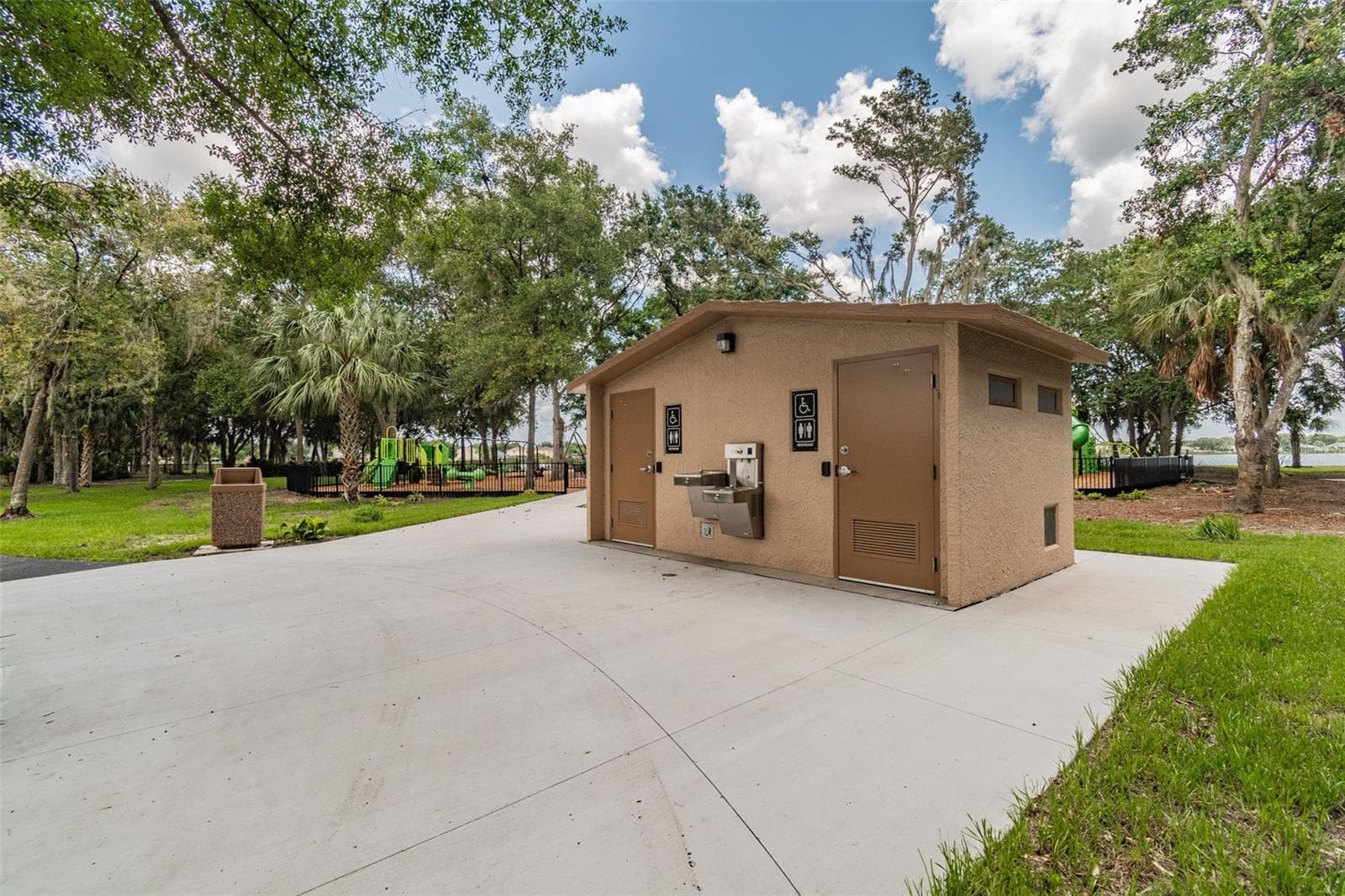 10035 REMINGTON DRIVE — photo 78 of 81