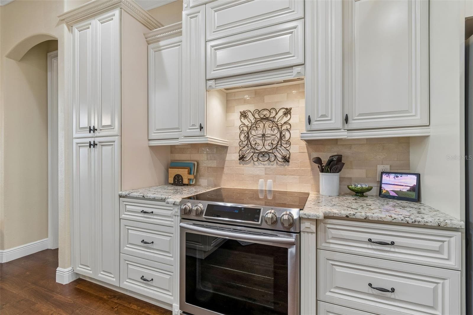 10035 REMINGTON DRIVE — photo 13 of 81