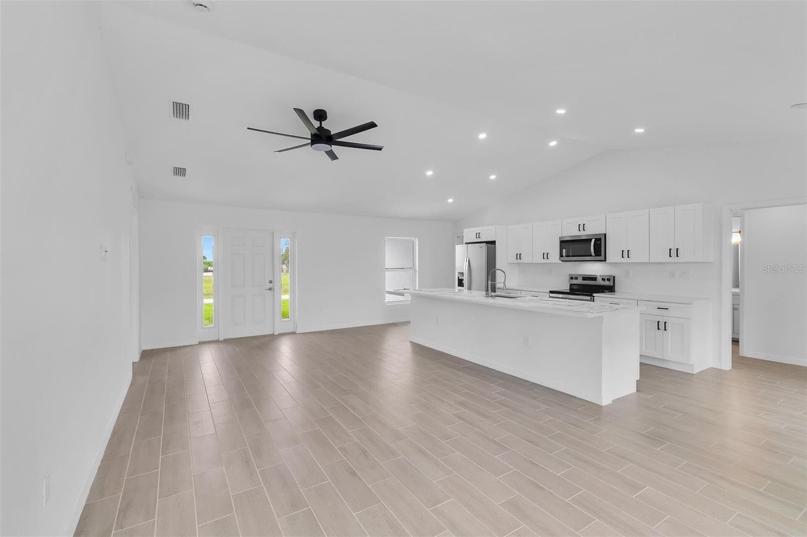 2221 43RD AVENUE — photo 7 of 32