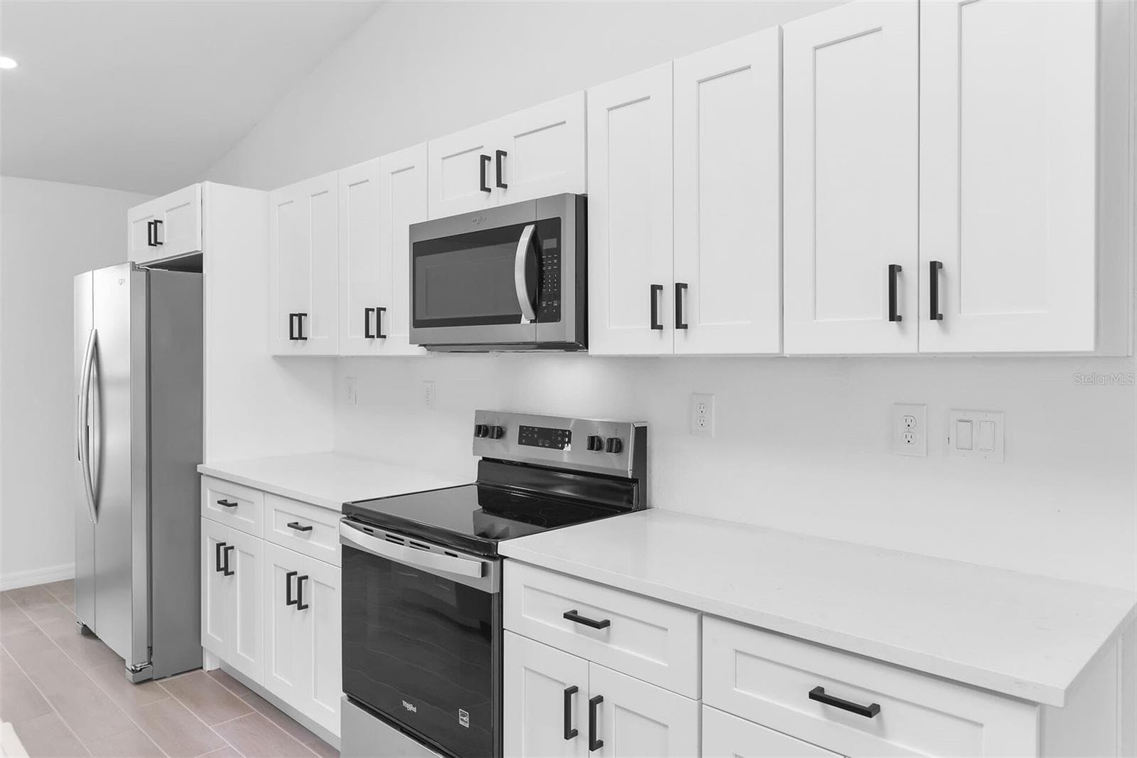 2221 43RD AVENUE — photo 9 of 32