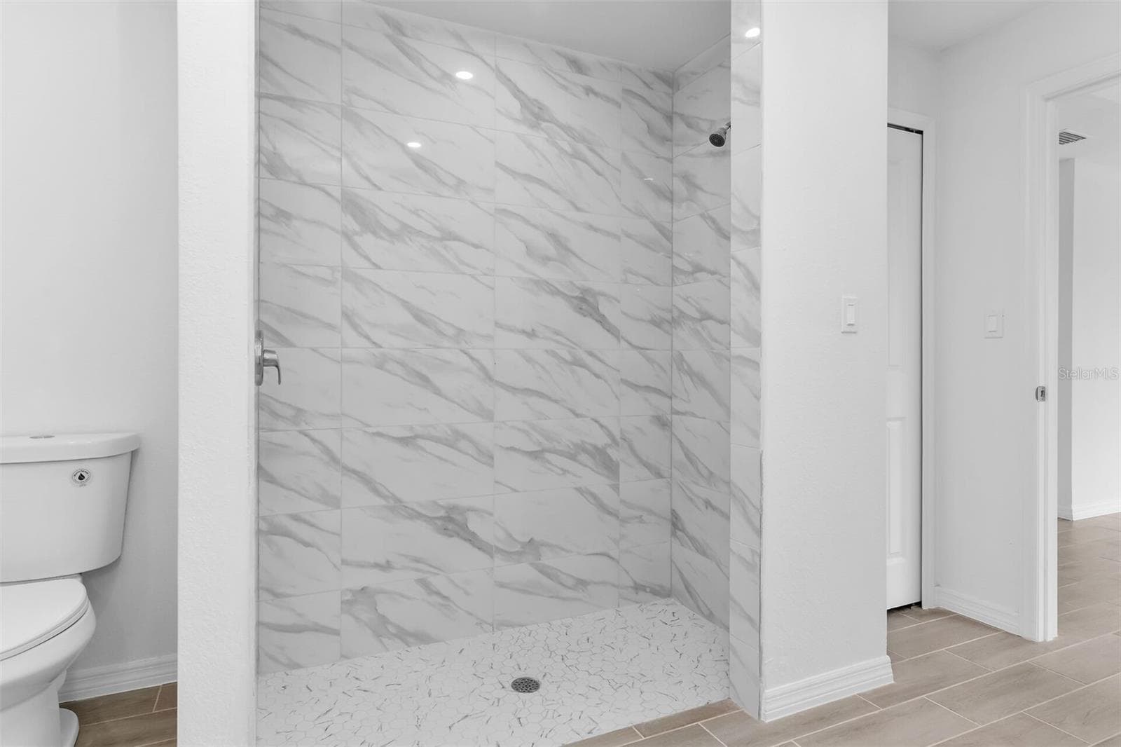 2221 43RD AVENUE — photo 18 of 32
