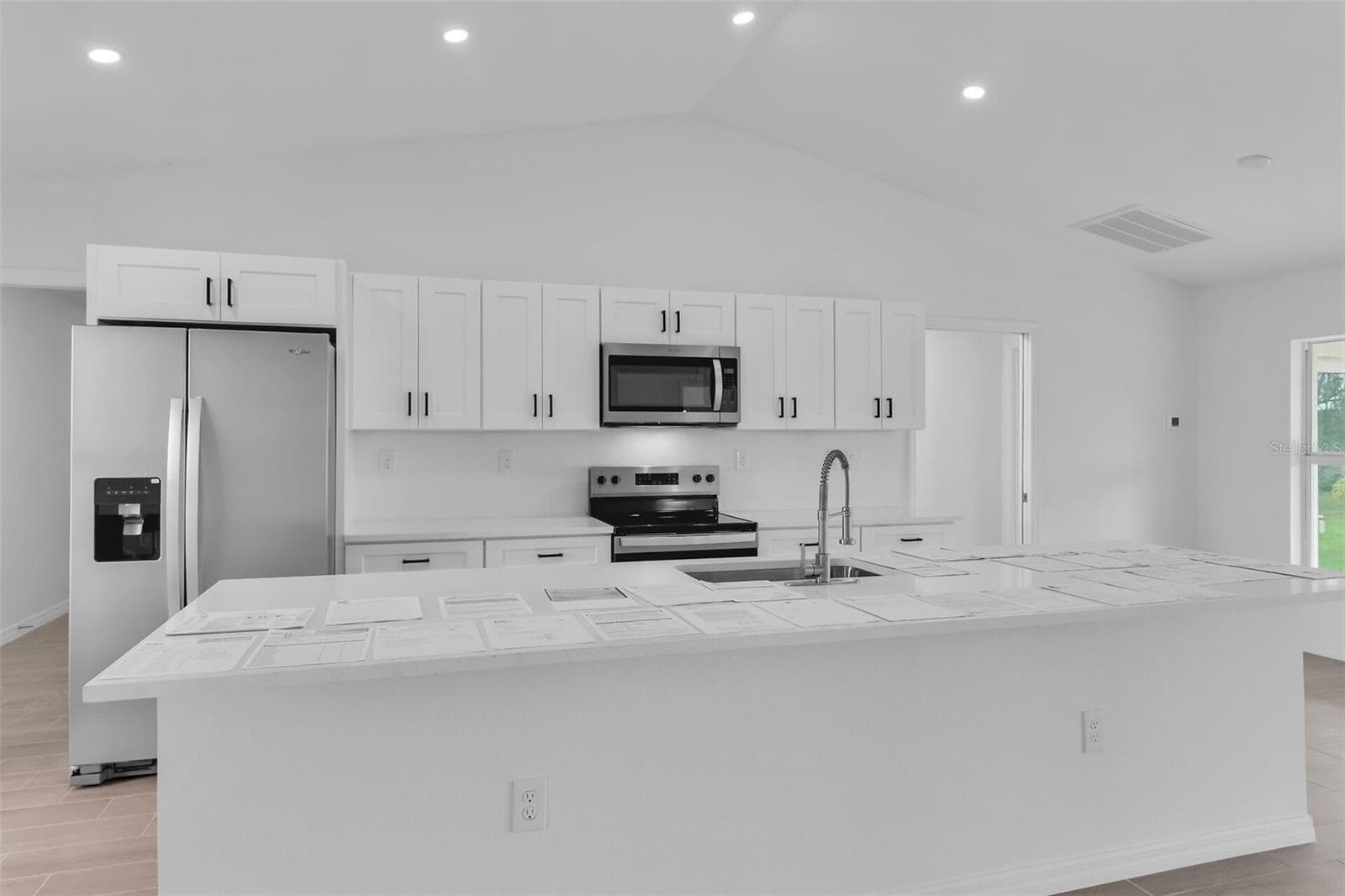 2221 43RD AVENUE — photo 5 of 32