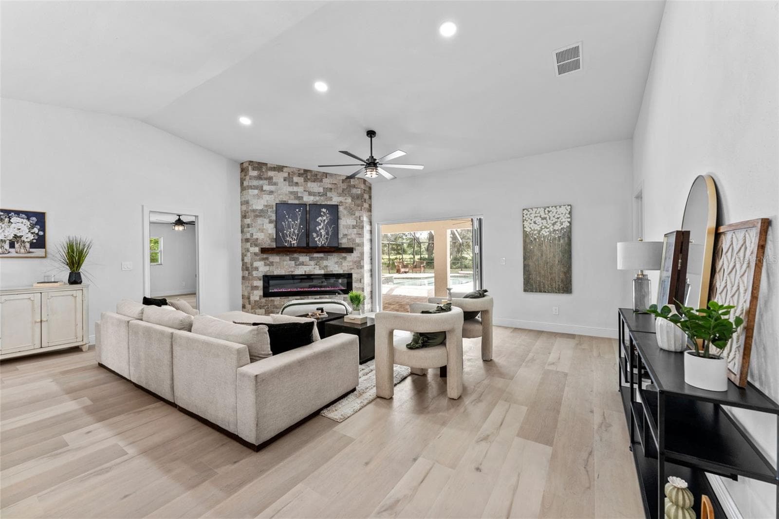 10204 TRANQUIL LANE — photo 13 of 44
