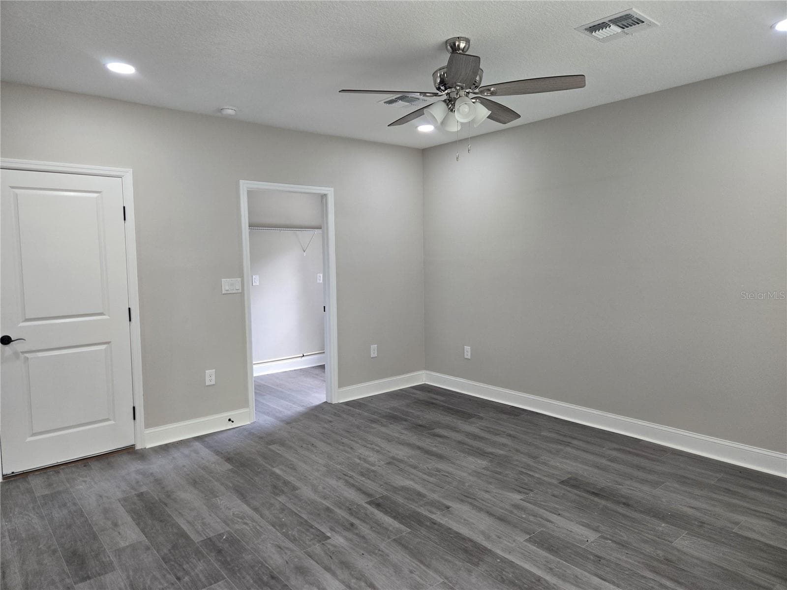 701 LINEBAUGH AVENUE — photo 5 of 24