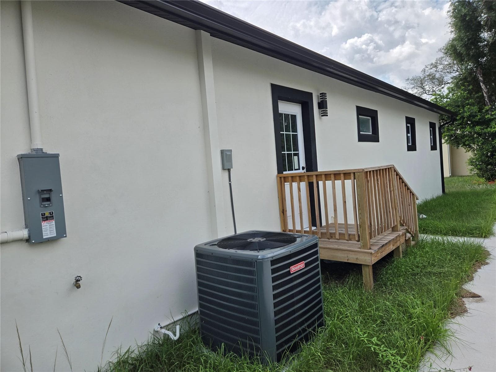 701 LINEBAUGH AVENUE — photo 3 of 24
