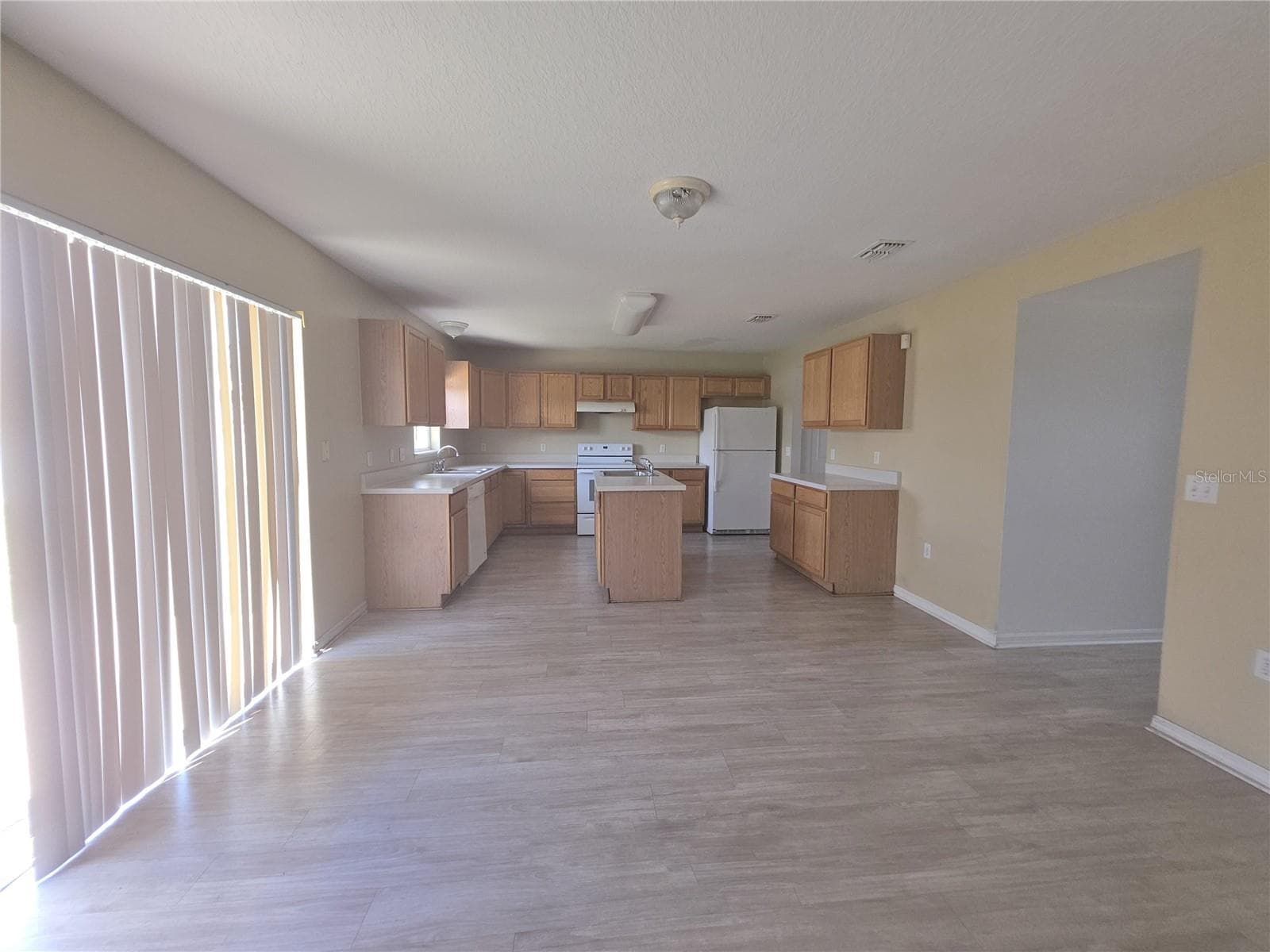 145 VISTA VIEW AVENUE — photo 8 of 25