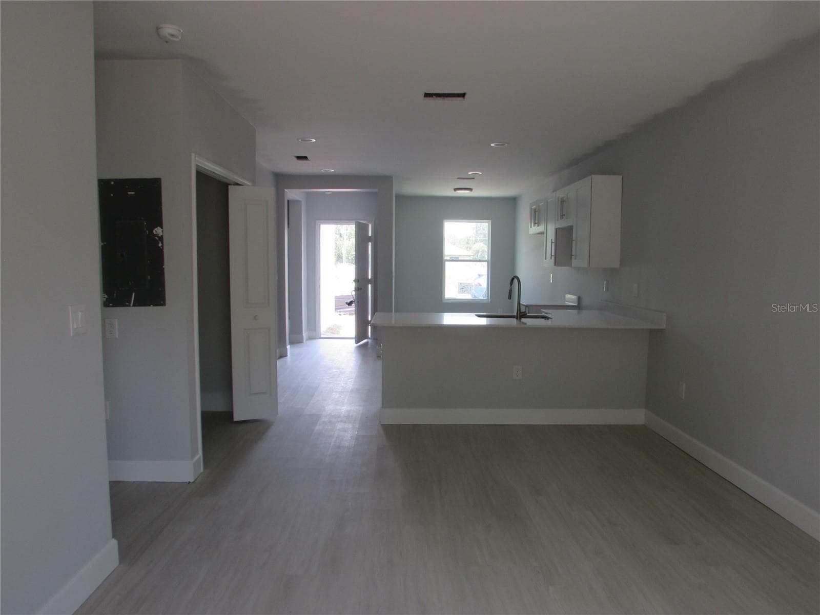 17091 CARLEEN AVENUE — photo 2 of 16