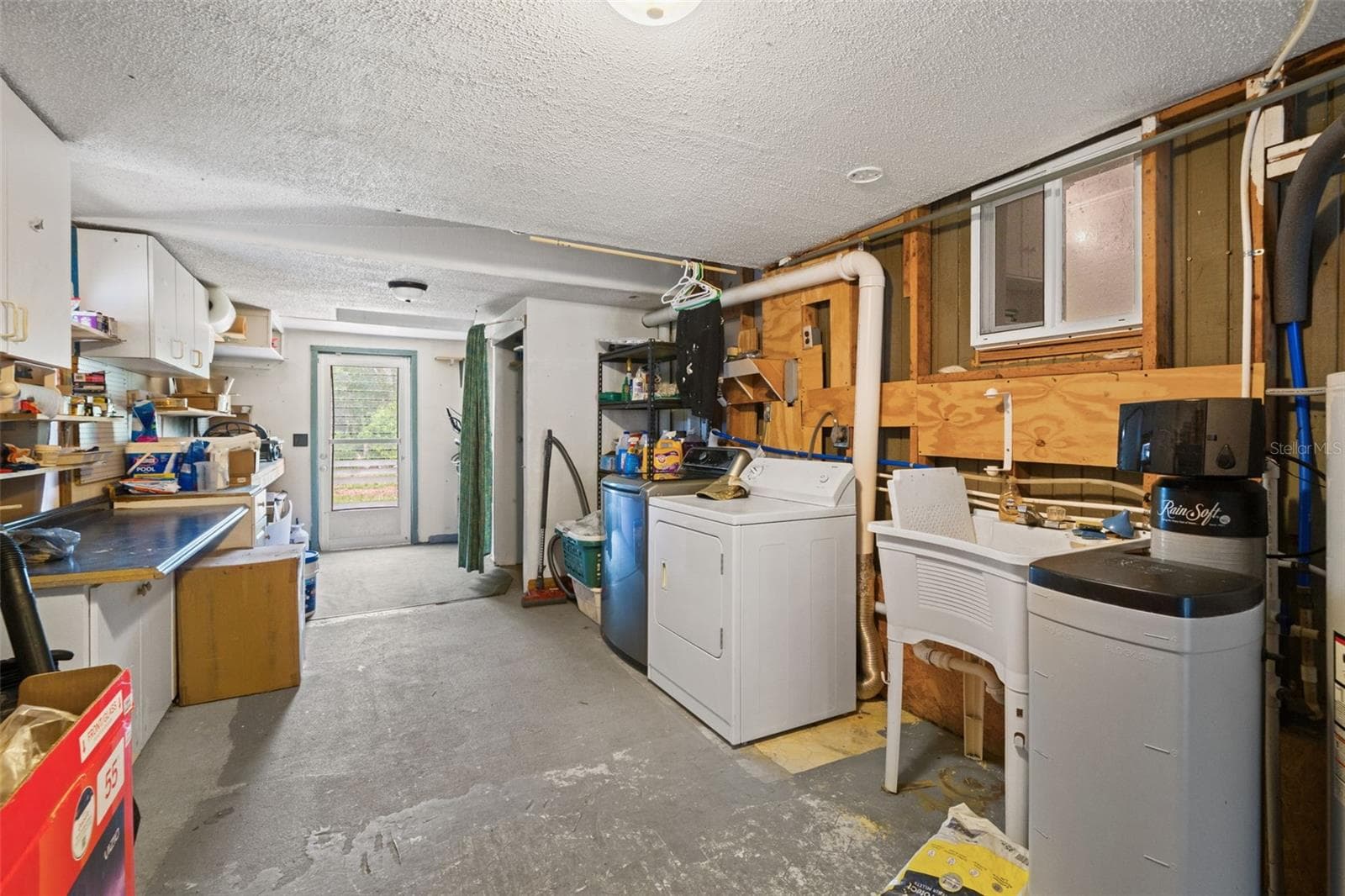 8343 YELLOW PINE AVENUE — photo 25 of 59