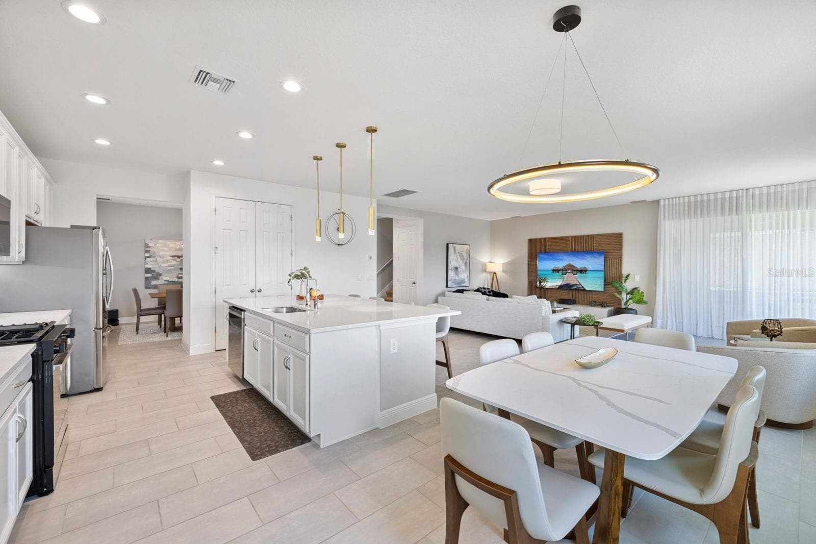 399 CHEEOTA COURT — photo 16 of 53