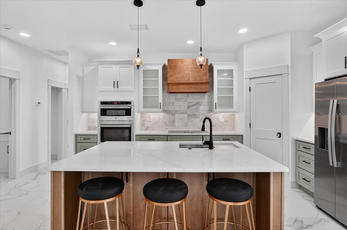 412 17TH AVENUE — photo 4 of 44