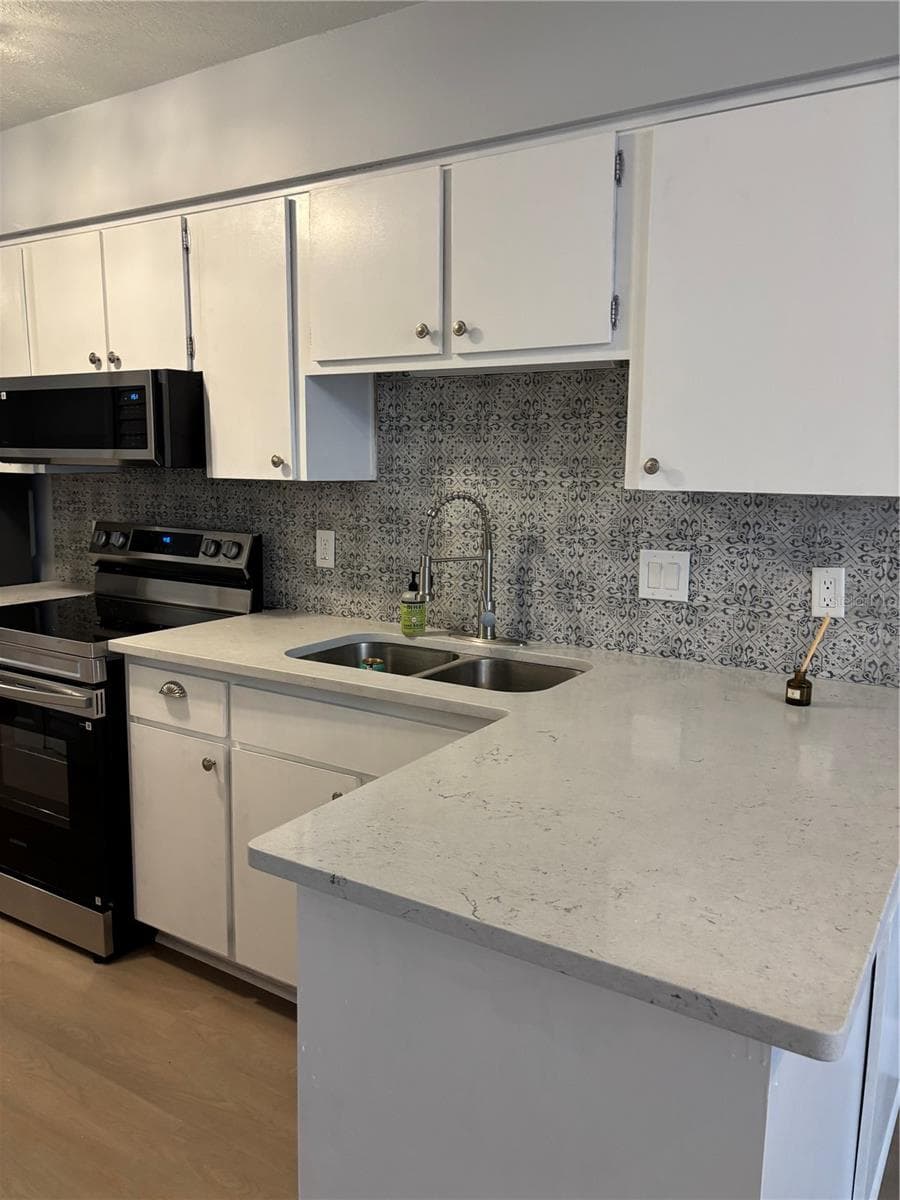 7733 COUNTRY PLACE — photo 8 of 21