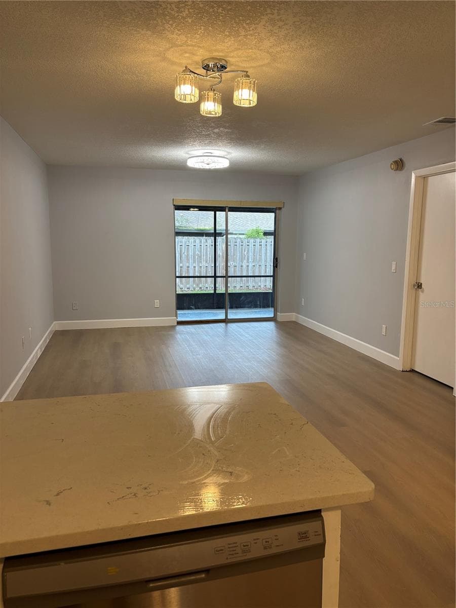 7733 COUNTRY PLACE — photo 9 of 21