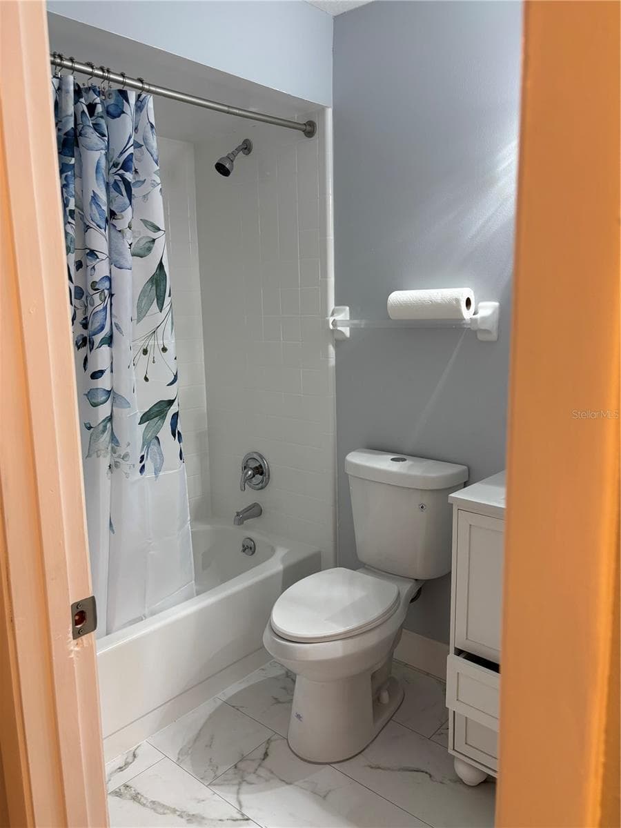 7733 COUNTRY PLACE — photo 17 of 21