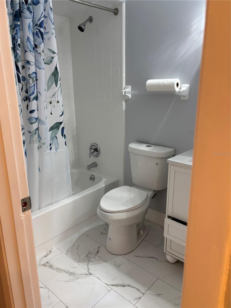 7733 COUNTRY PLACE — photo 15 of 21