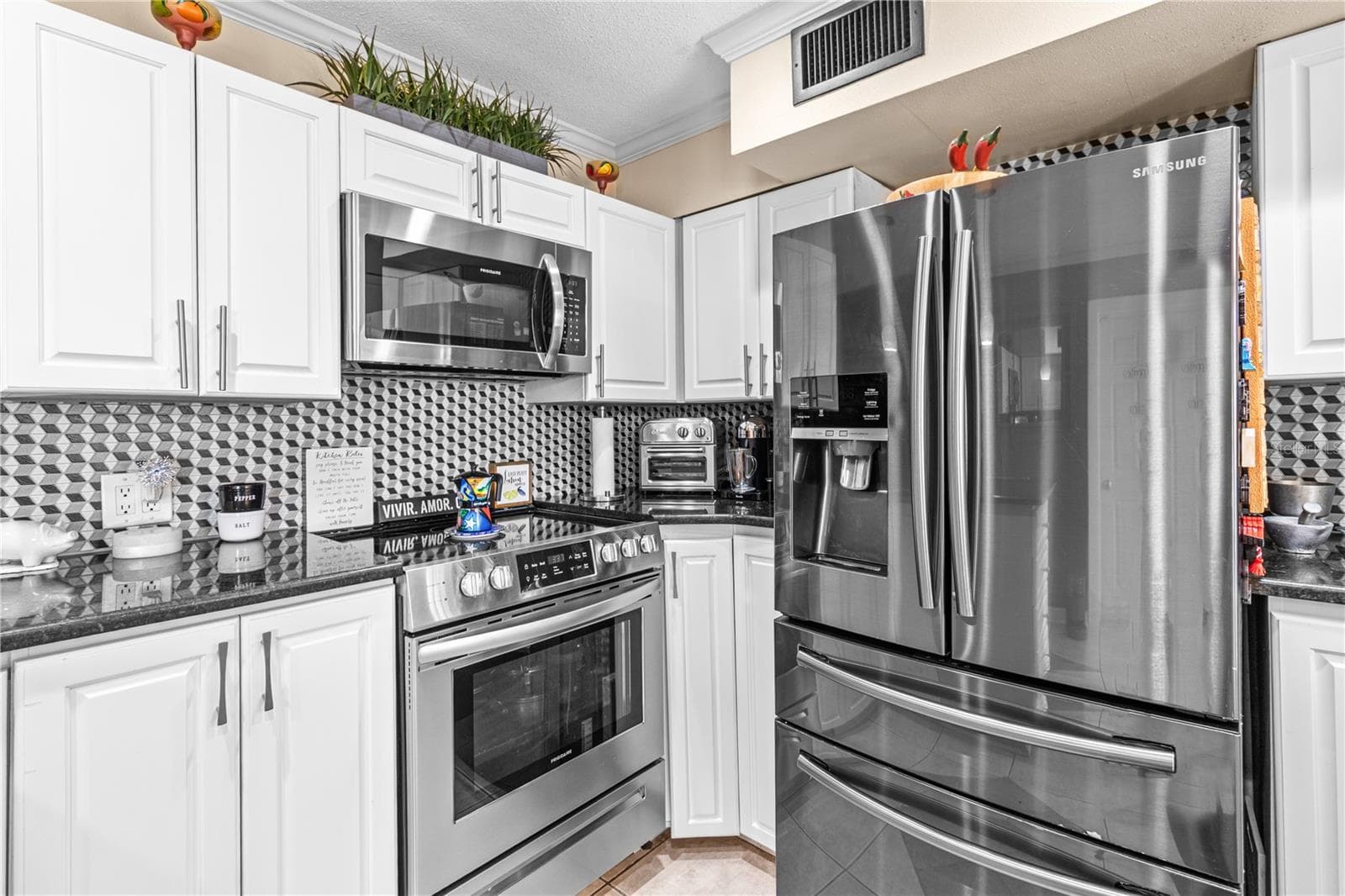 2042 ISABELLE STREET — photo 11 of 26