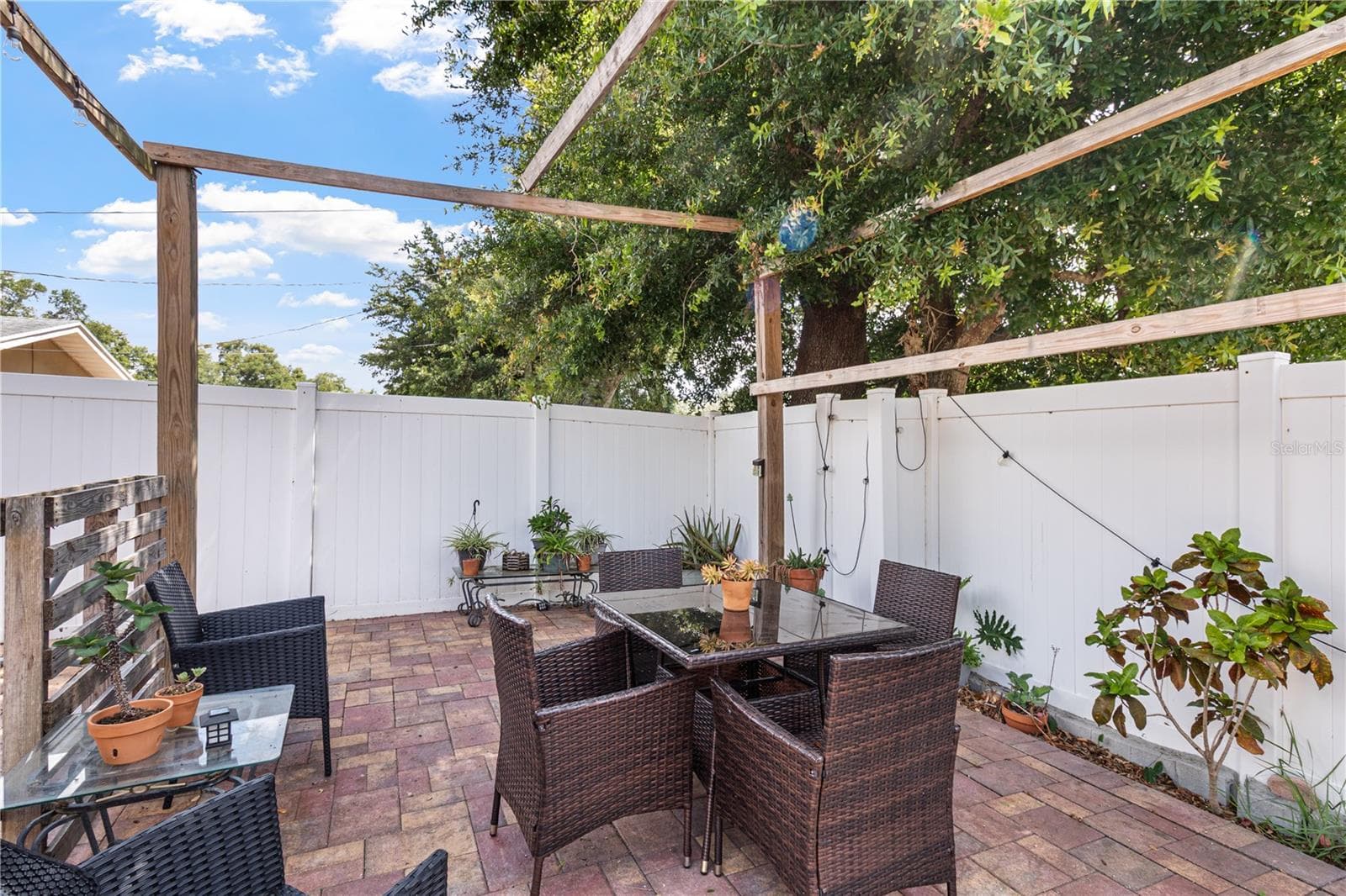 2042 ISABELLE STREET — photo 19 of 26