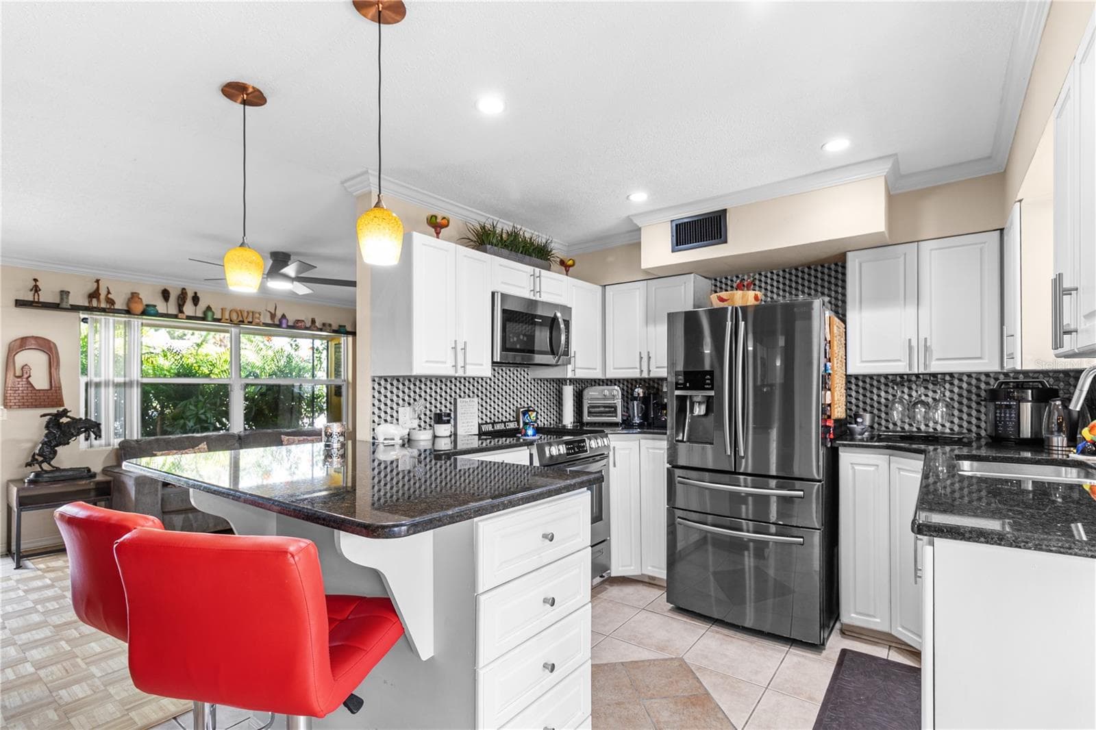 2042 ISABELLE STREET — photo 10 of 26