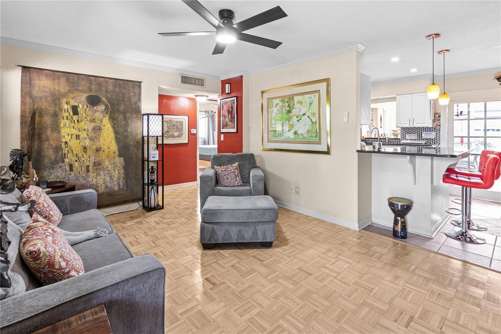 2042 ISABELLE STREET — photo 2 of 26