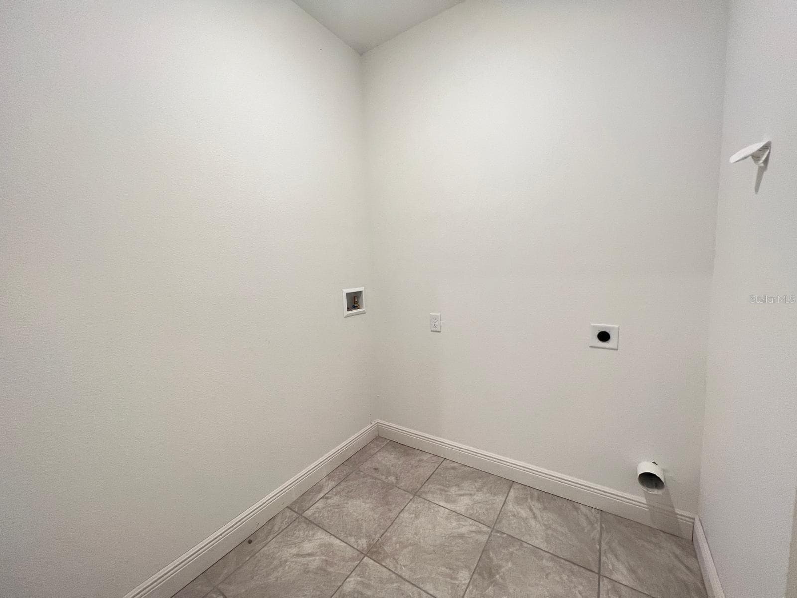 4585 SW 150 TH PL — photo 8 of 34