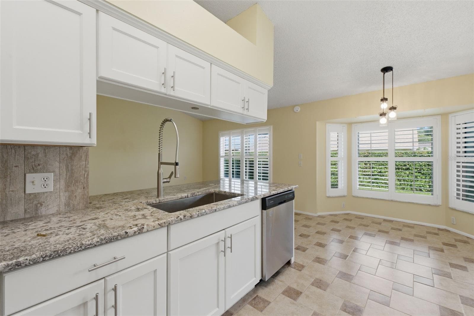 6525 PINE WALK DRIVE — photo 8 of 46