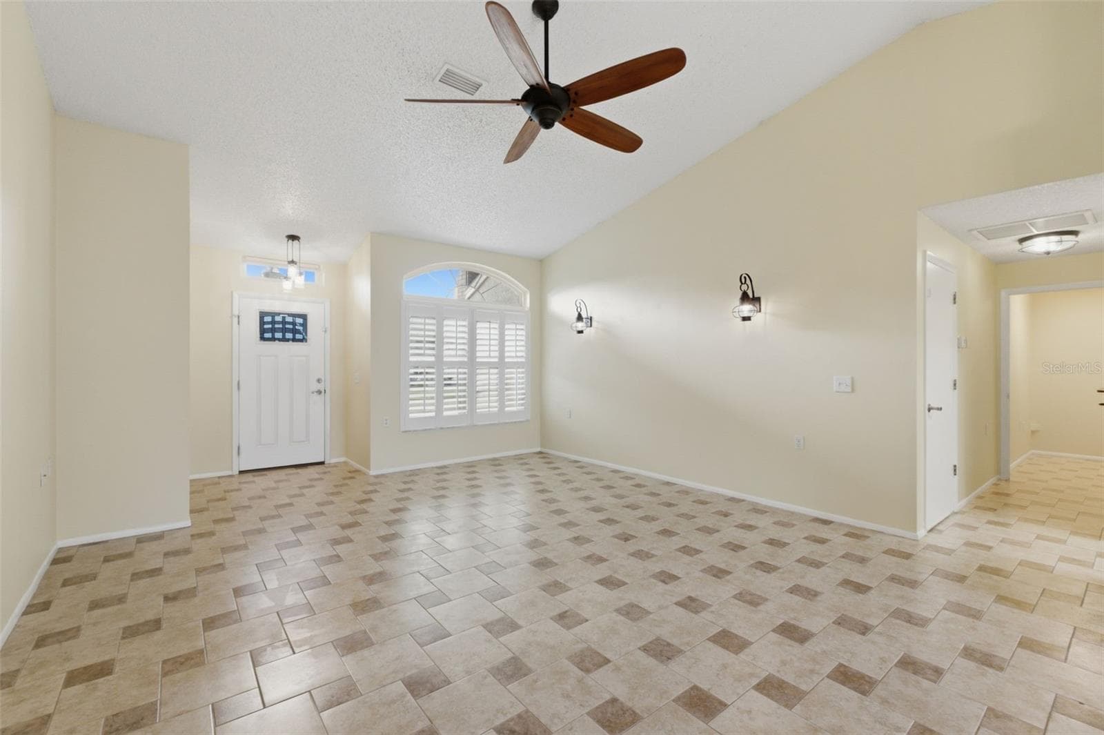 6525 PINE WALK DRIVE — photo 4 of 46