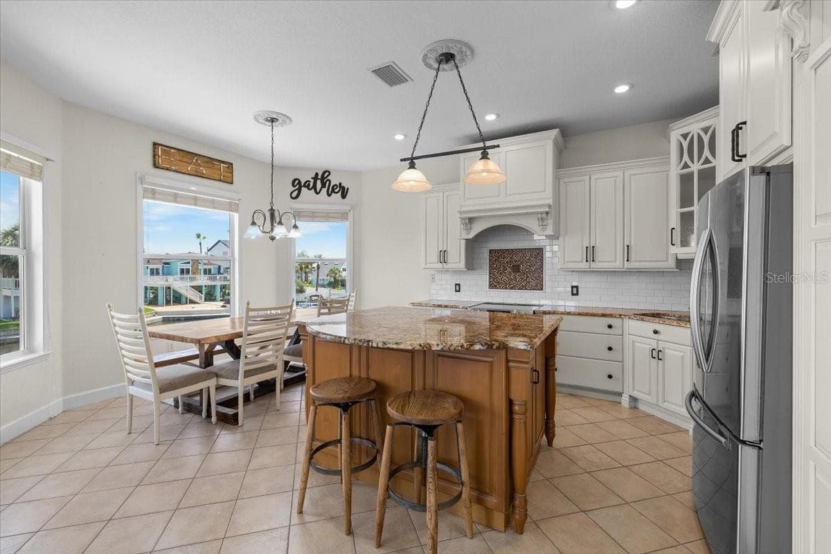 4270 CARLOS COURT — photo 15 of 50