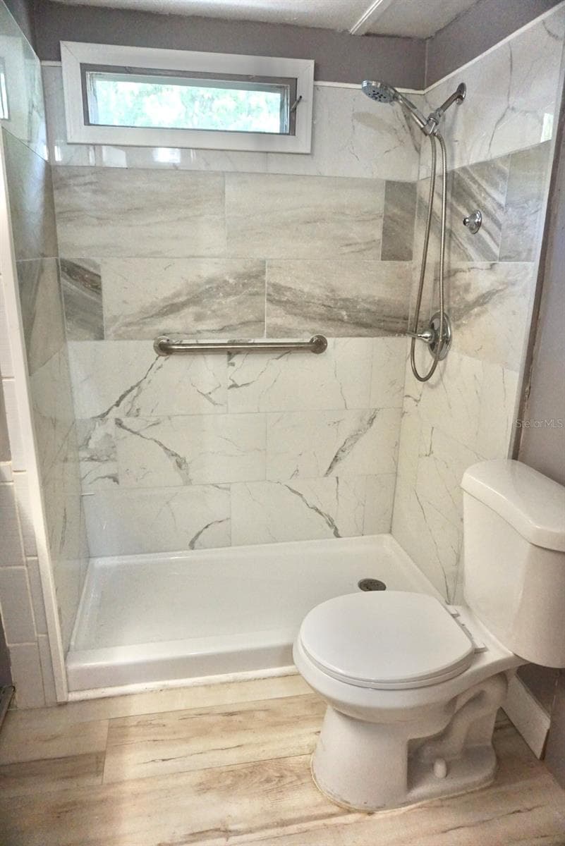 980 7TH STREET — photo 10 of 23
