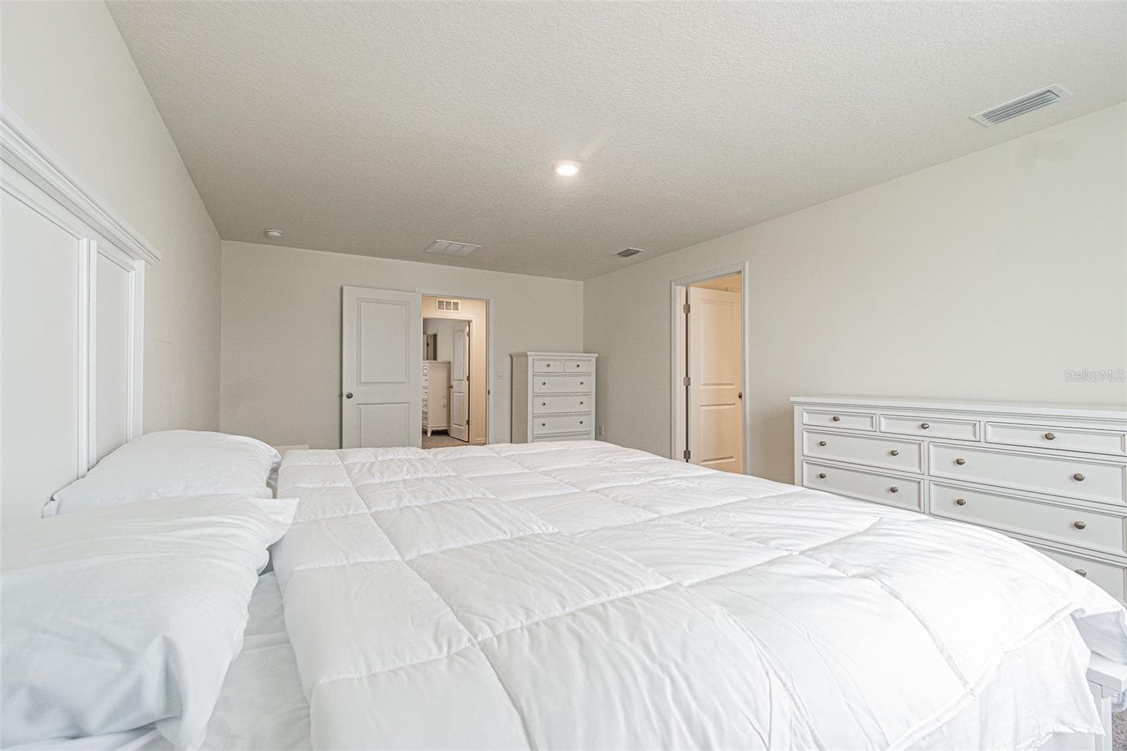 9213 MISSION BAY PL — photo 8 of 49