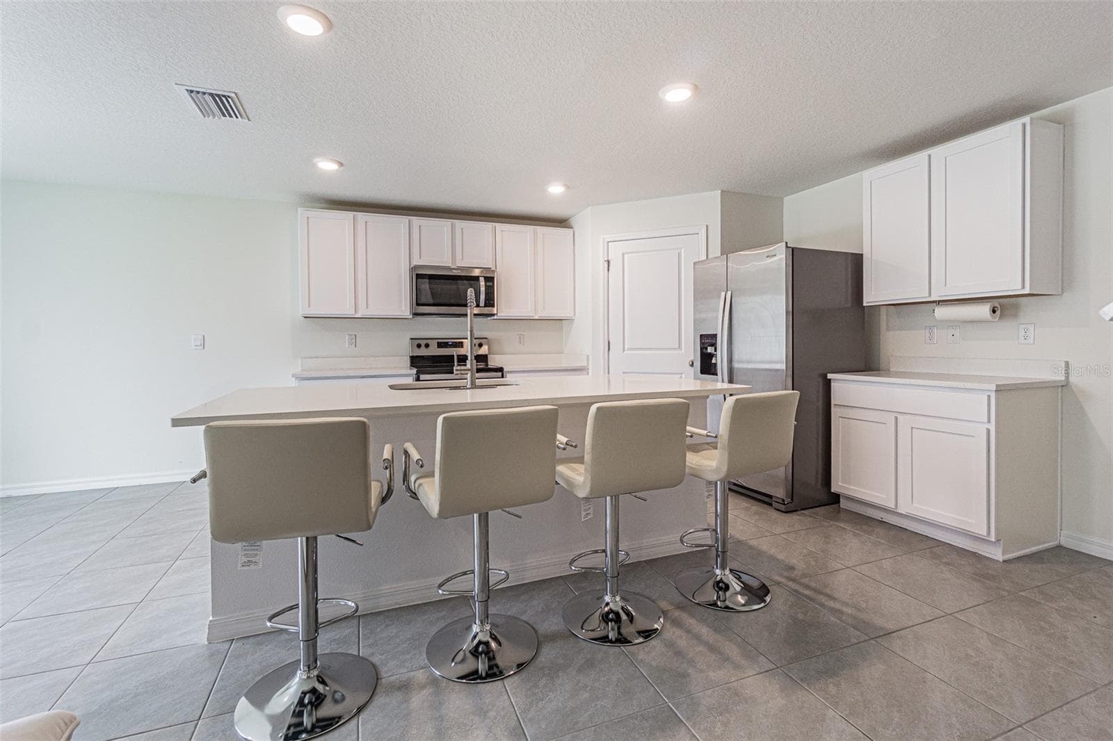 9213 MISSION BAY PL — photo 5 of 49