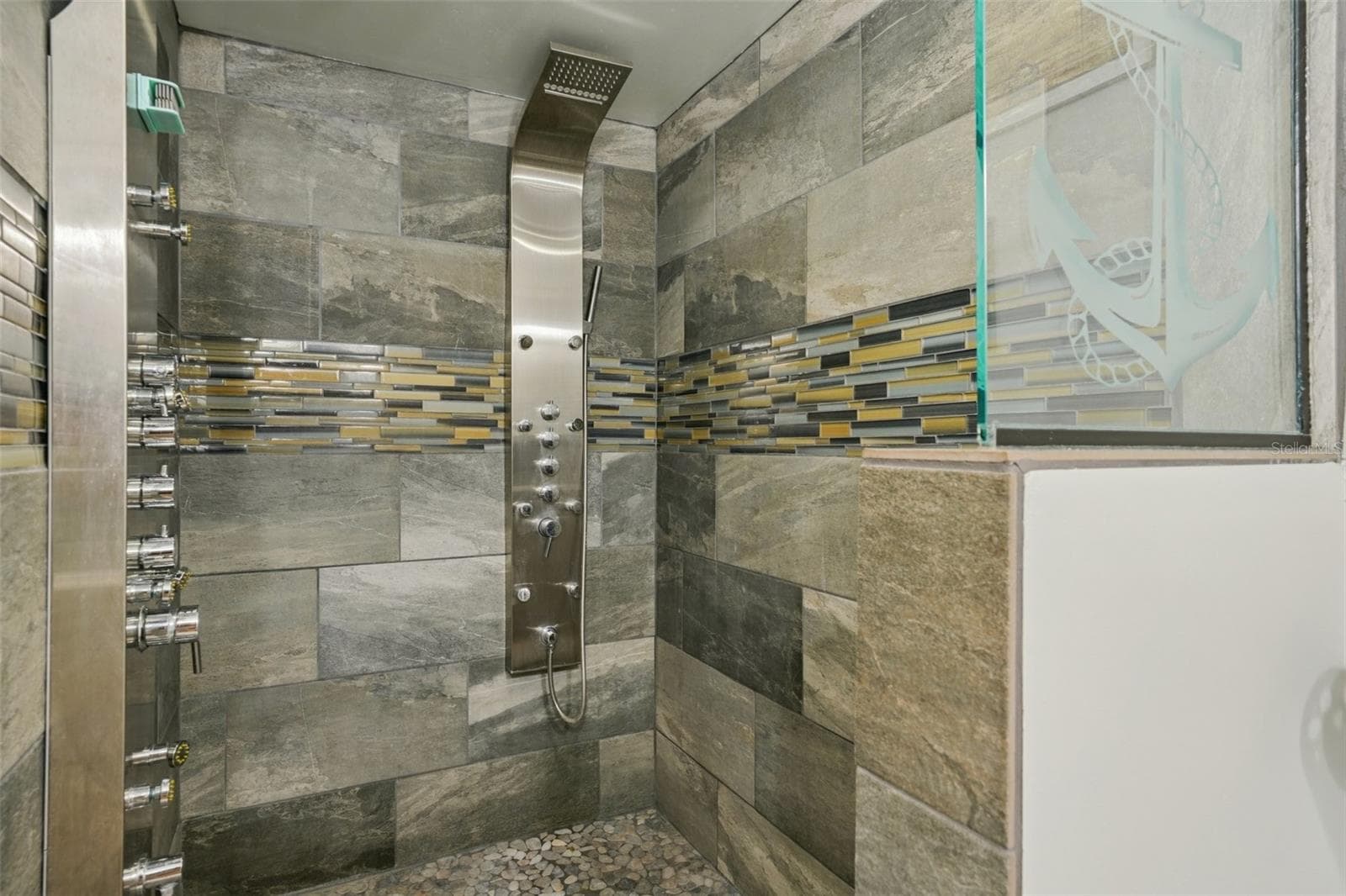 13700 LESLIE DRIVE — photo 47 of 84