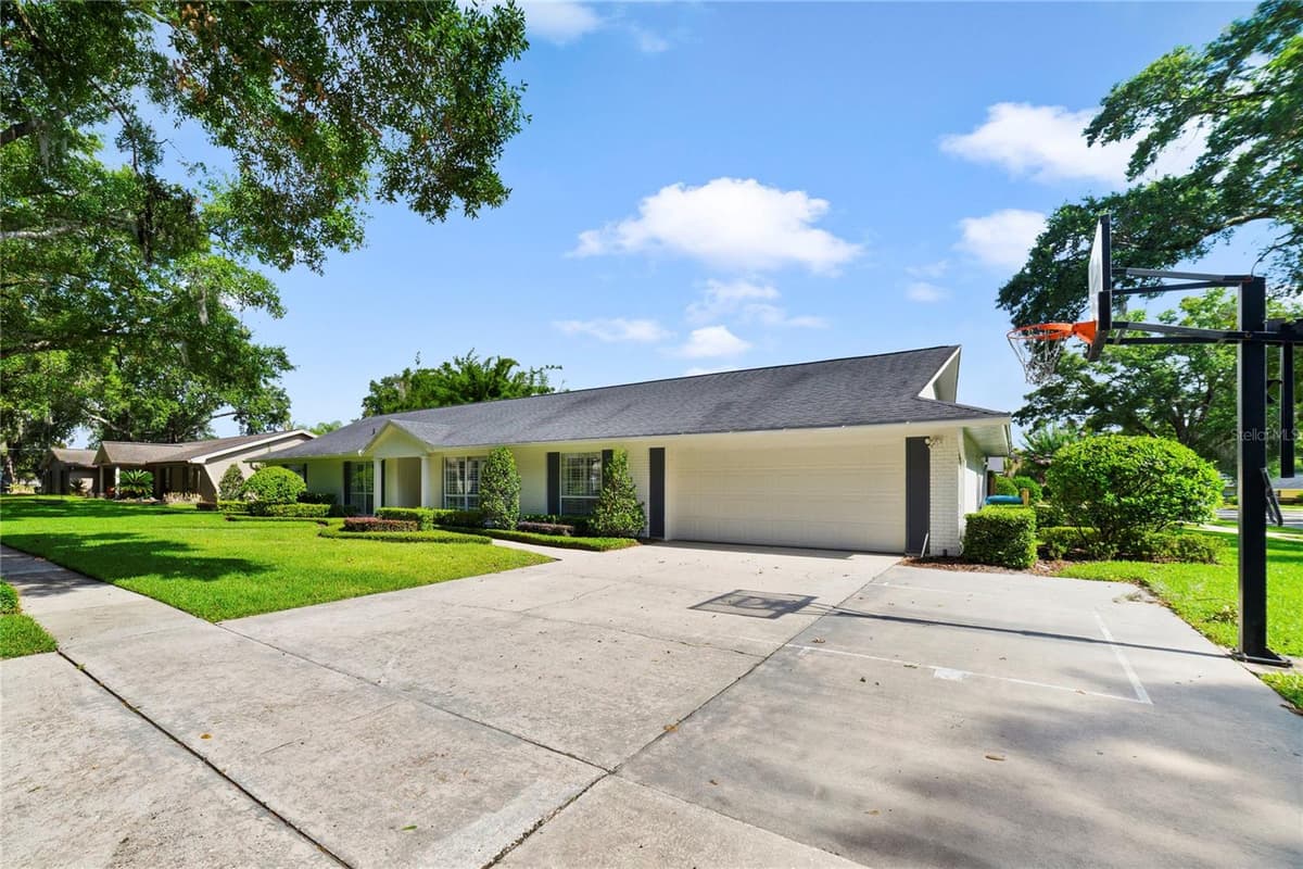 1615 KING ARTHUR CIRCLE — photo 3 of 44
