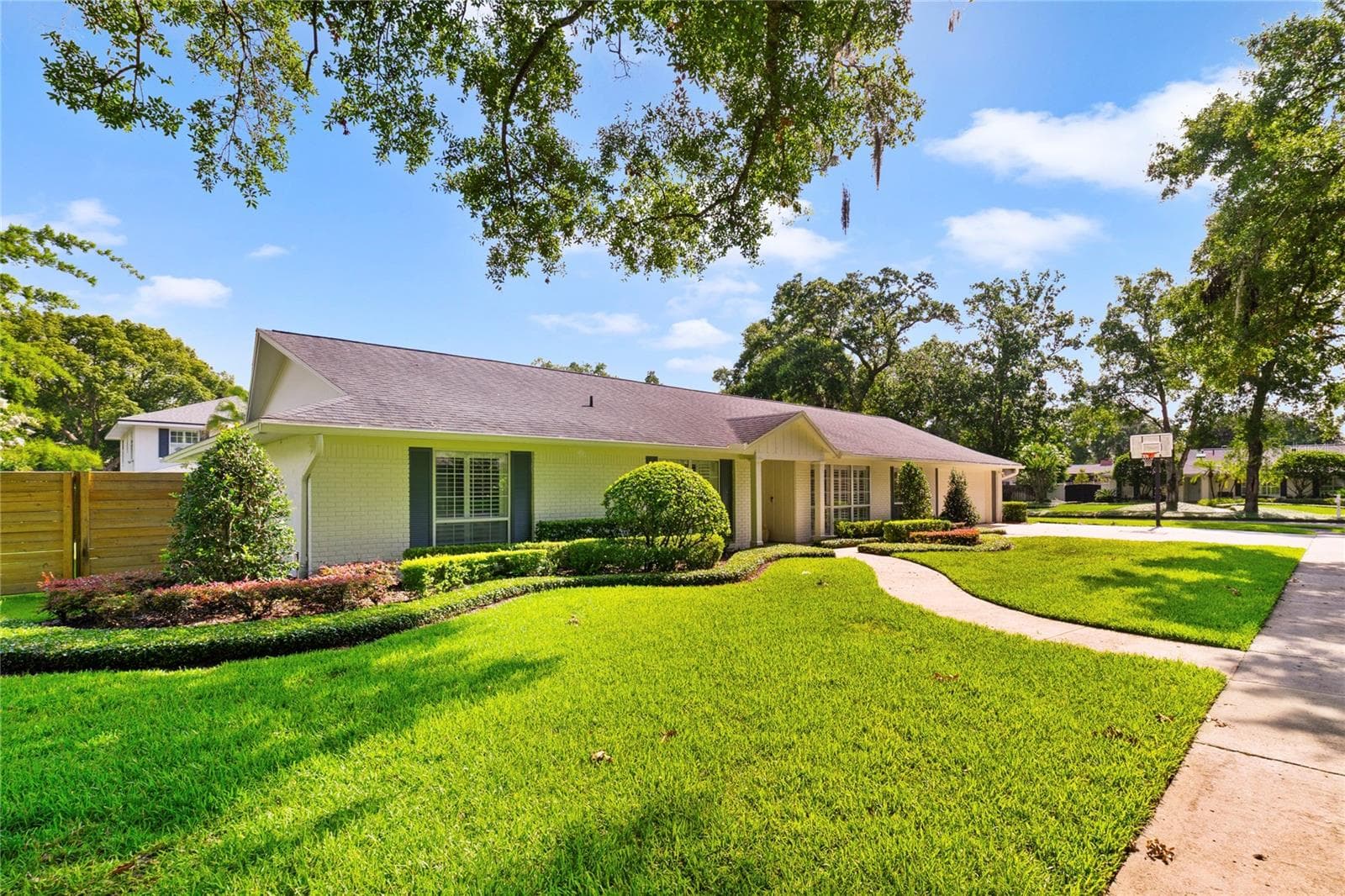 1615 KING ARTHUR CIRCLE — photo 1 of 43