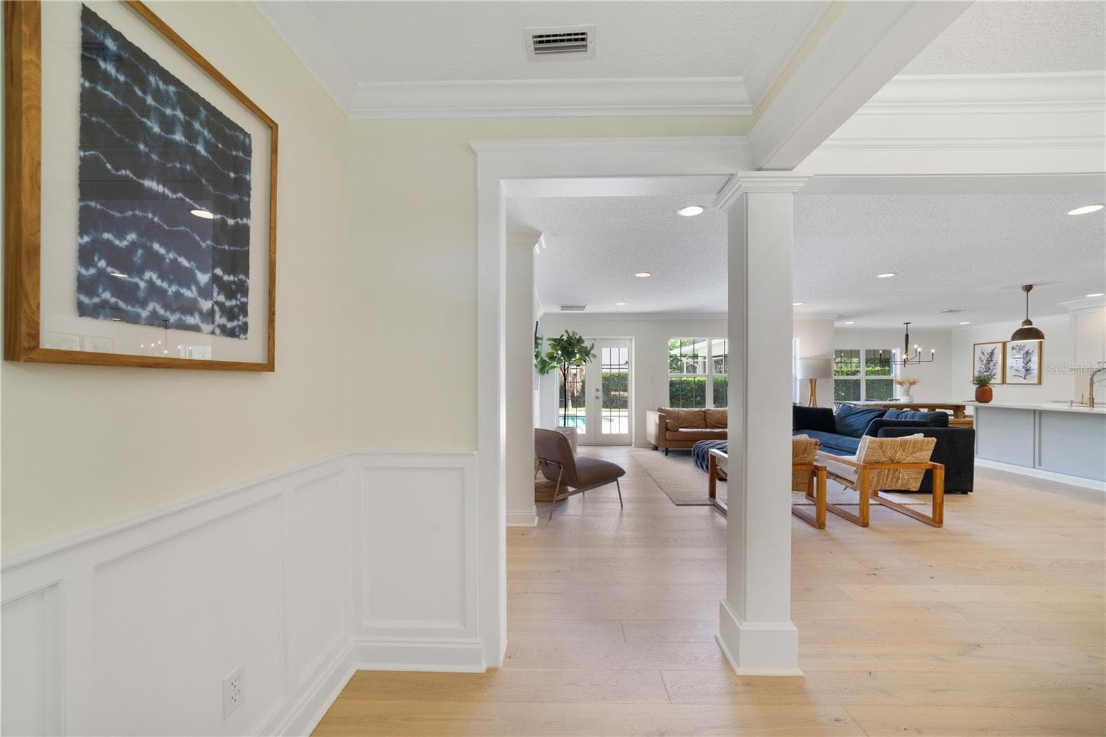 1615 KING ARTHUR CIRCLE — photo 3 of 43