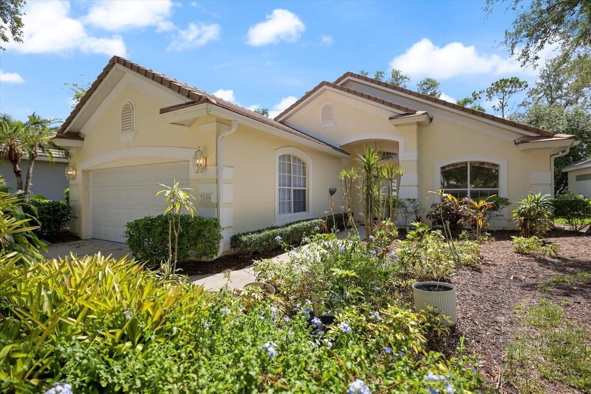 7159 VICTORIA CIRCLE — photo 4 of 58