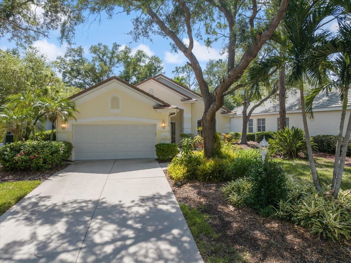 7159 VICTORIA CIRCLE — photo 3 of 58