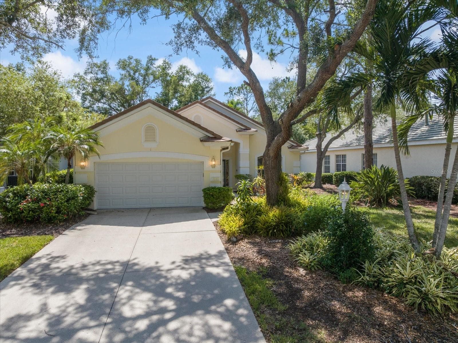 7159 VICTORIA CIRCLE — photo 3 of 54