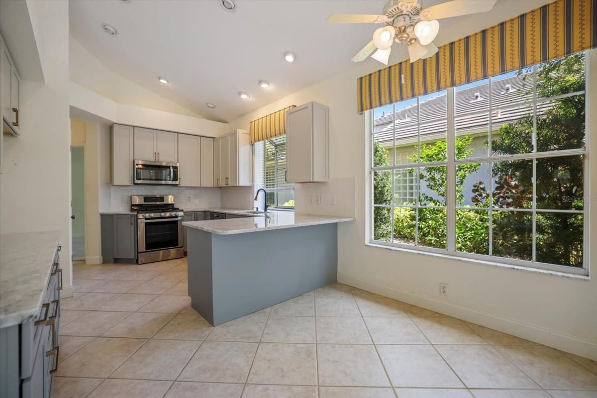 7159 VICTORIA CIRCLE — photo 7 of 58