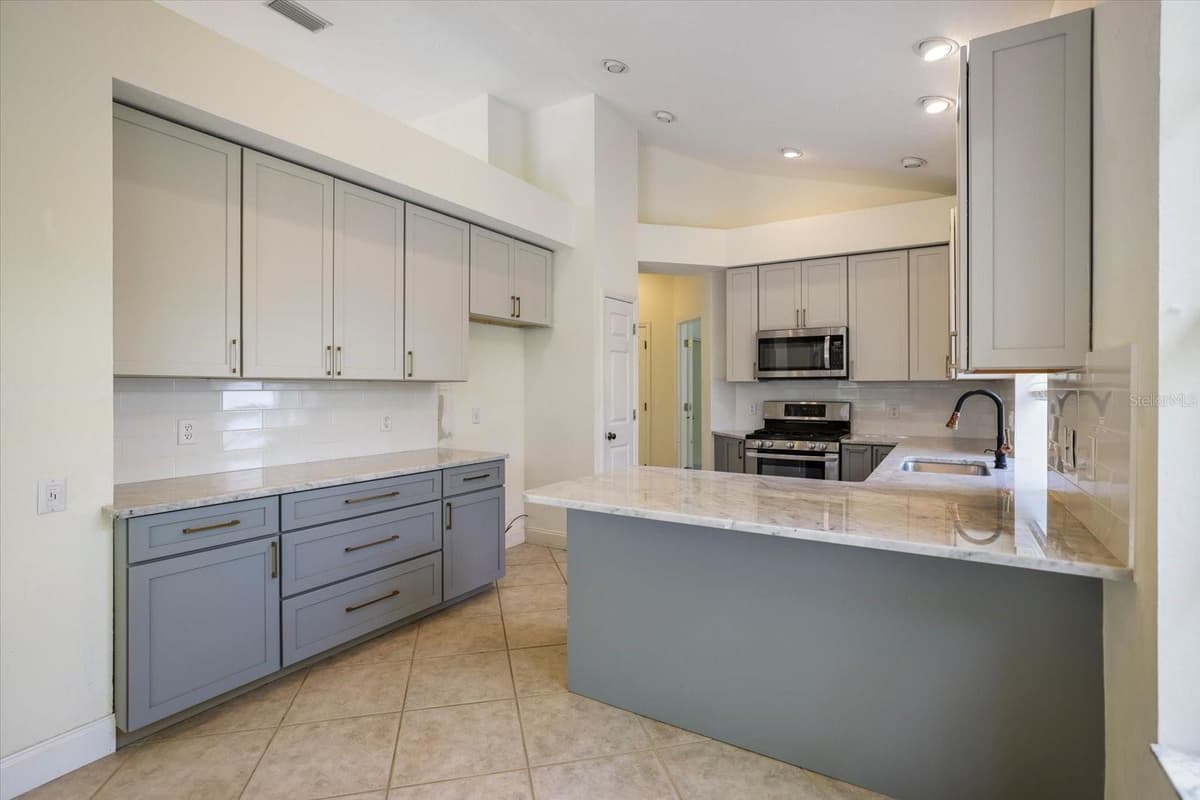 7159 VICTORIA CIRCLE — photo 9 of 58