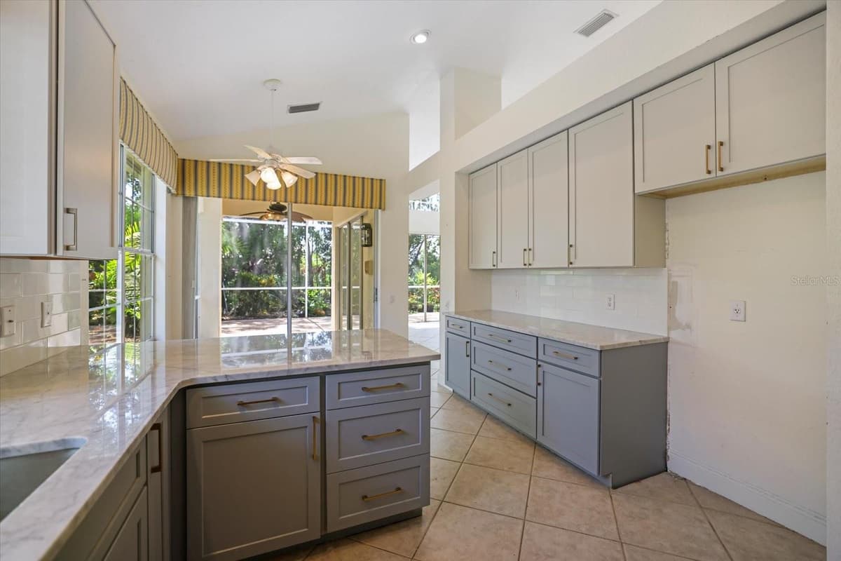 7159 VICTORIA CIRCLE — photo 11 of 58