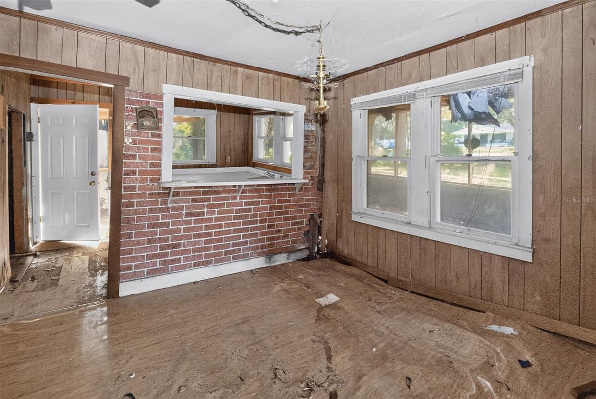 19370 FORT DADE AVENUE — photo 5 of 33