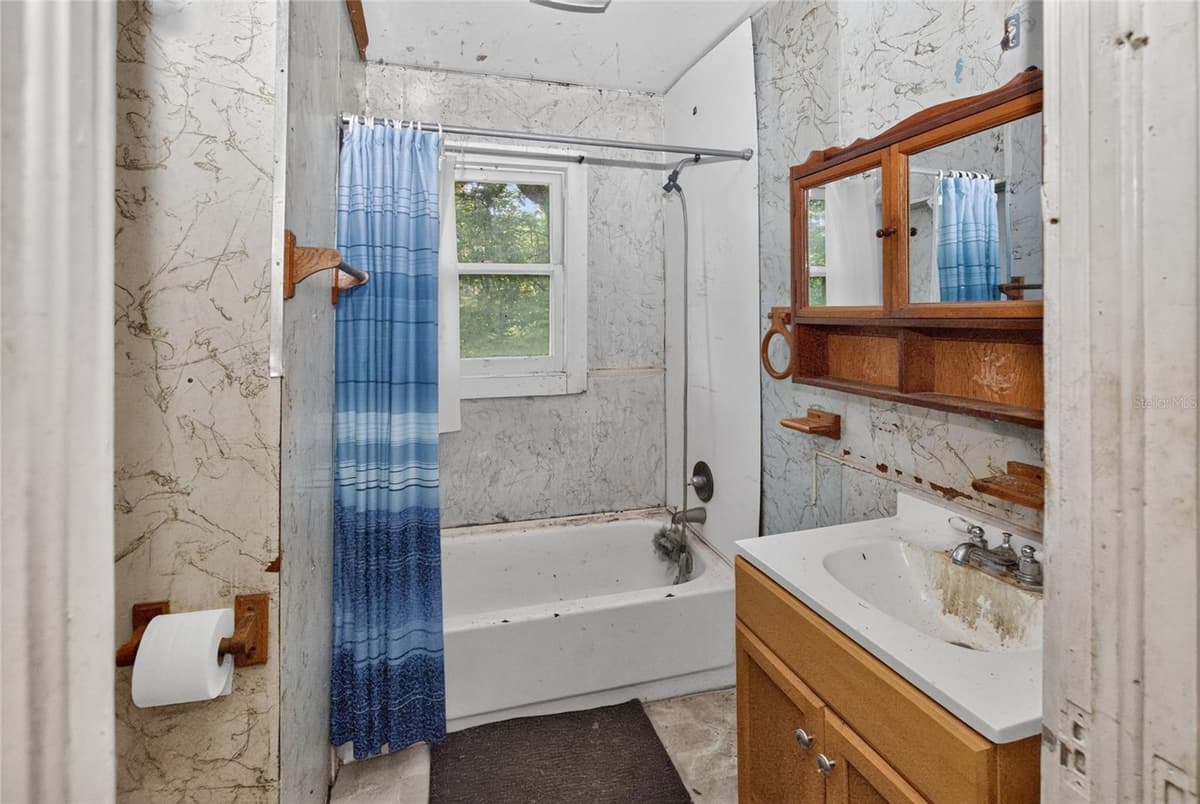 19370 FORT DADE AVENUE — photo 11 of 33